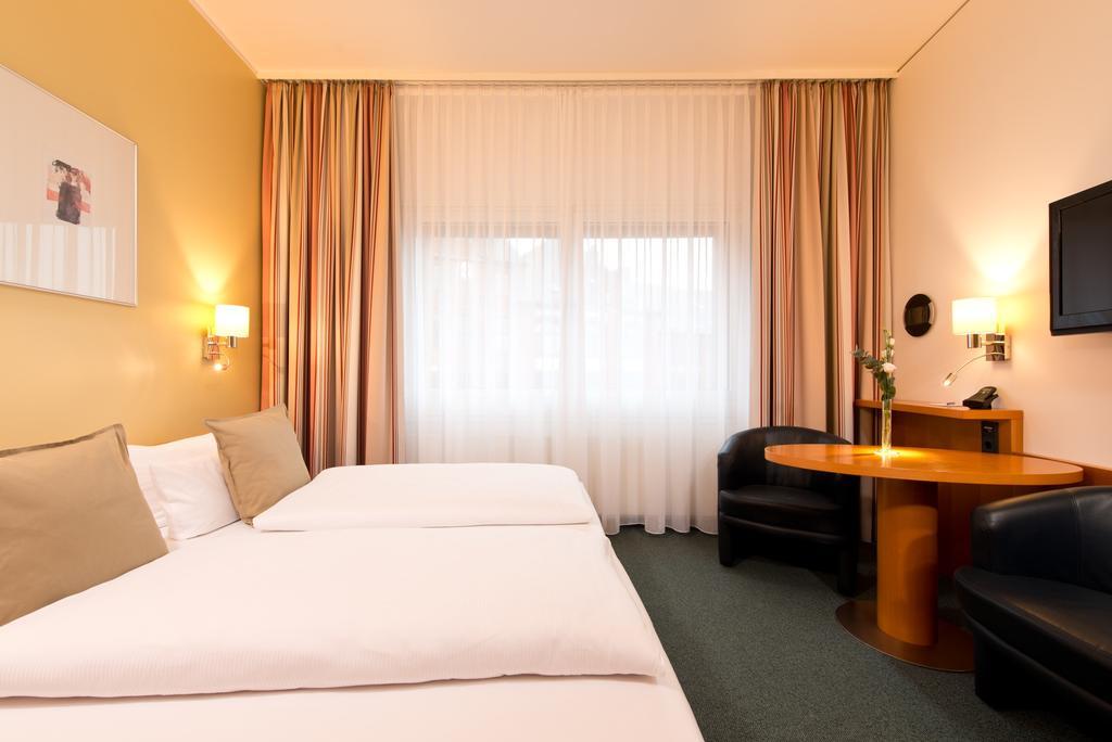 Hotel Am Borsigturm Berlin Bagian luar foto
