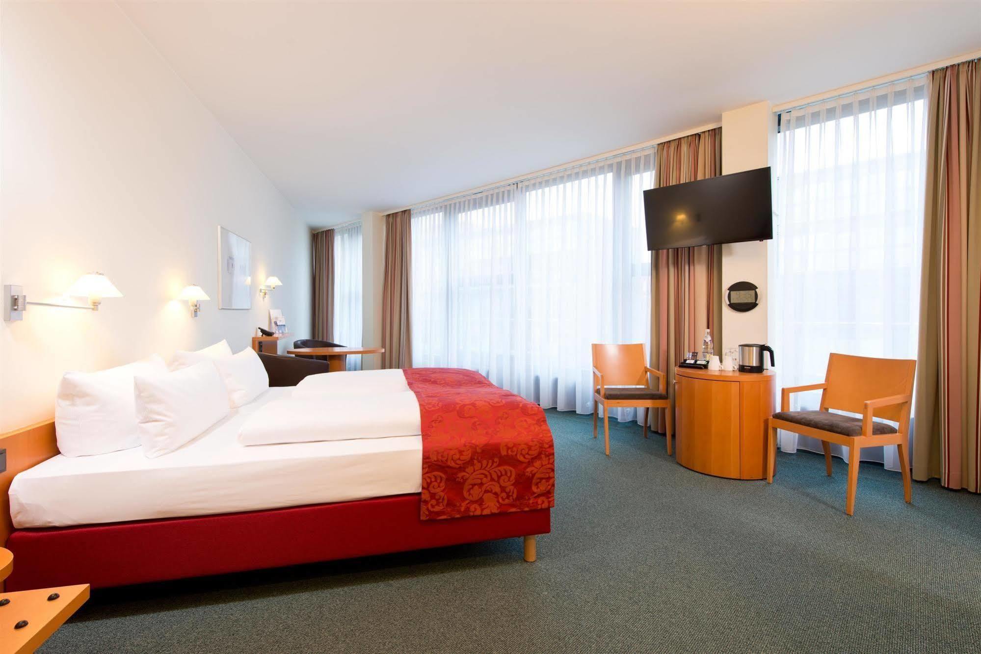 Hotel Am Borsigturm Berlin Bagian luar foto