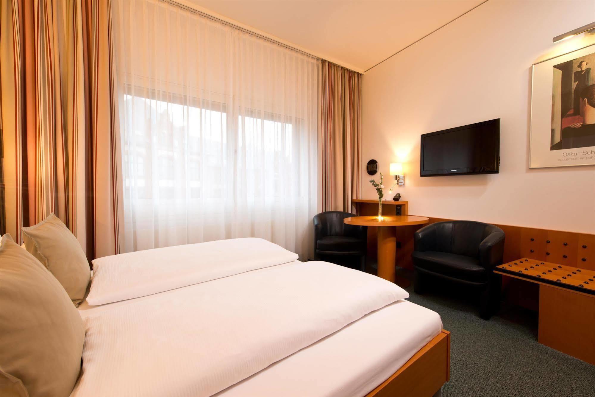 Hotel Am Borsigturm Berlin Bagian luar foto